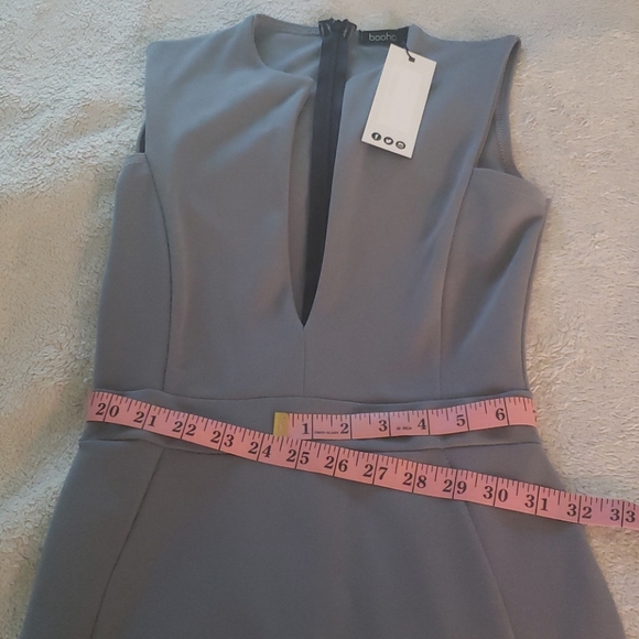 Maisie Stuctured V-Neck Midi Dress - Picture 5 of 6